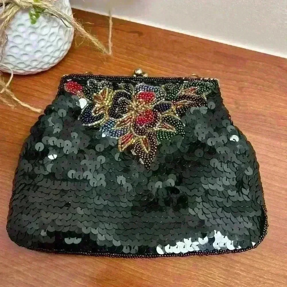 Vintage 1950's La Regale Colorful Beaded/Black Sequins Clamshell Evening Purse - Picture 1 of 6